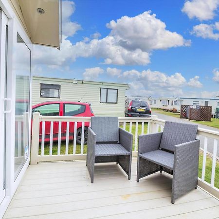 Beautiful 6 Berth Caravan By The Beach In Suffolk Ref 40076Nd Lowestoft Eksteriør bilde