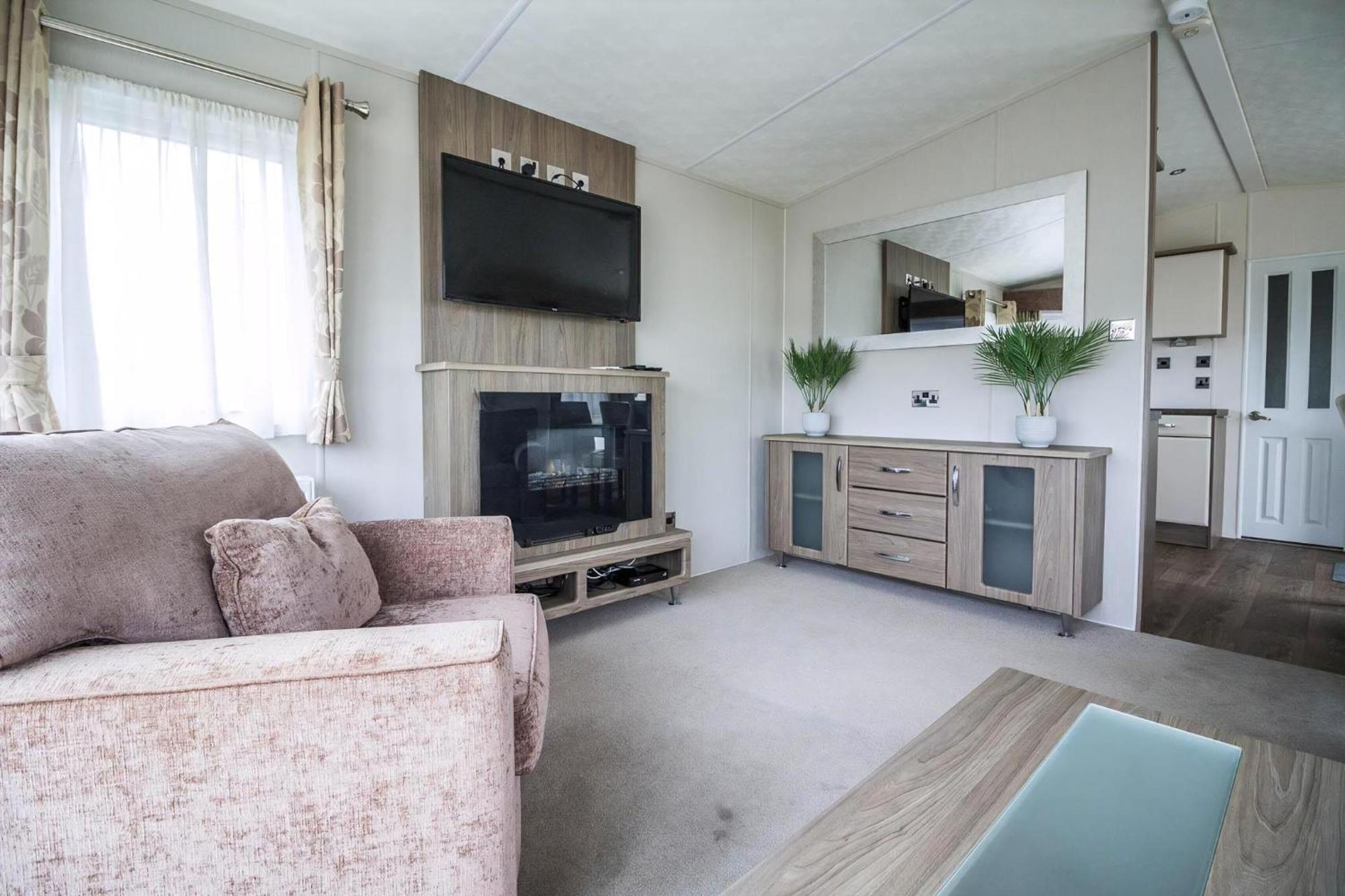 Beautiful 6 Berth Caravan By The Beach In Suffolk Ref 40076Nd Lowestoft Eksteriør bilde